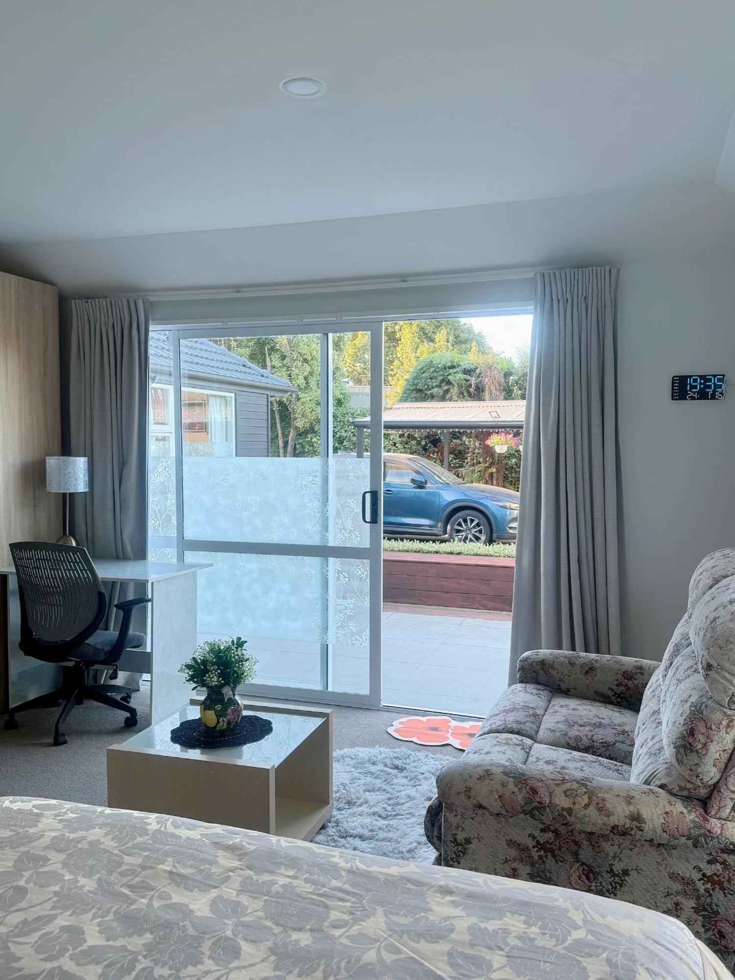 Cozy And Sunny Room Near City To Seapath クライストチャーチ エクステリア 写真