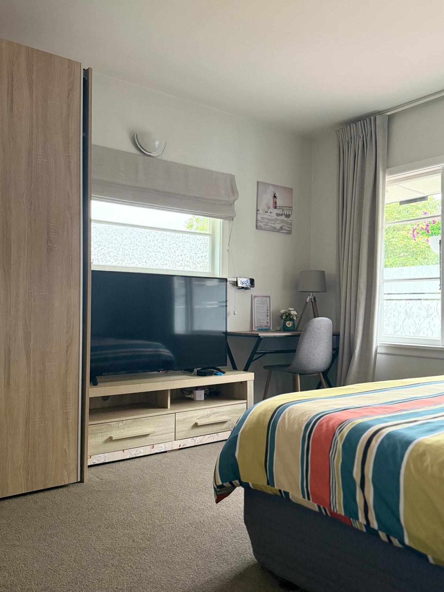 Cozy And Sunny Room Near City To Seapath クライストチャーチ エクステリア 写真
